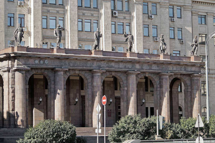 Москва улица радио 17