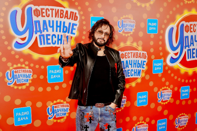 Радио дача плейлист на сегодня по времени