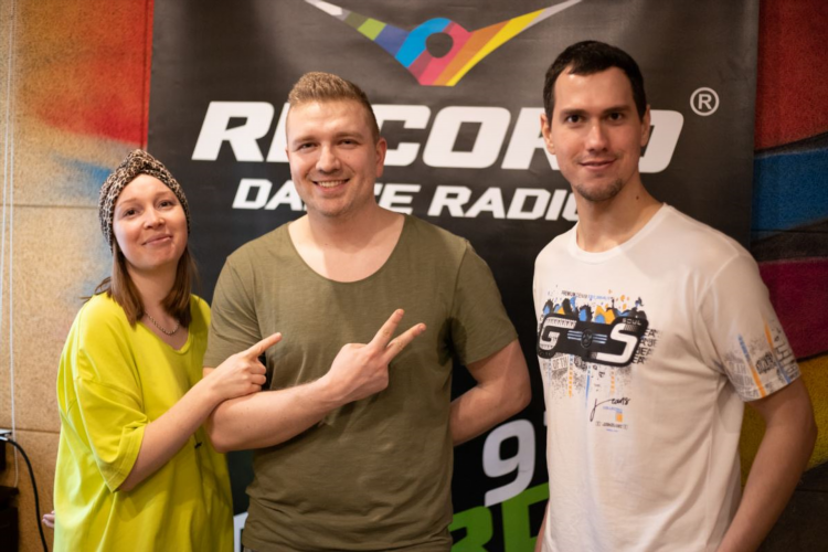 Radio record слушать онлайн