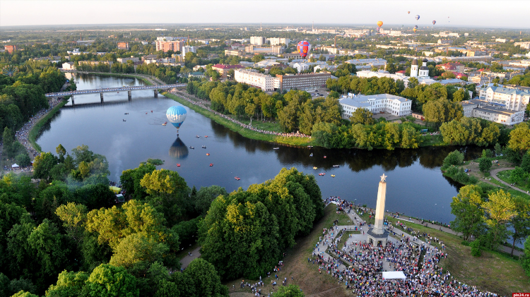 Радио рекорд великие луки